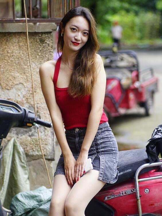 [初夏女神] 062 依依~【复古街头】70后的回忆，80后的记忆，90后的什么？