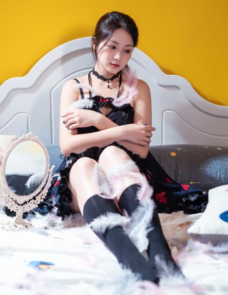 [YWW.ME] 2023.05.14 慵懒羽毛 零基础的米团