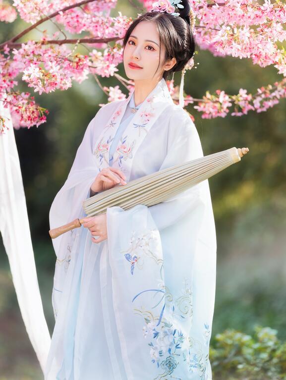 [YWW.ME] 2023.05.18 春樱 是雨诗呀