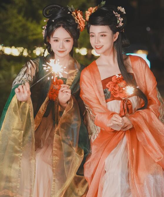 [YWW.ME] 2023.05.18 夜游灯会 兔子Zzz不吃胡萝卜