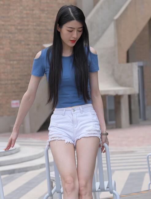 一始作品 白色热裤美女