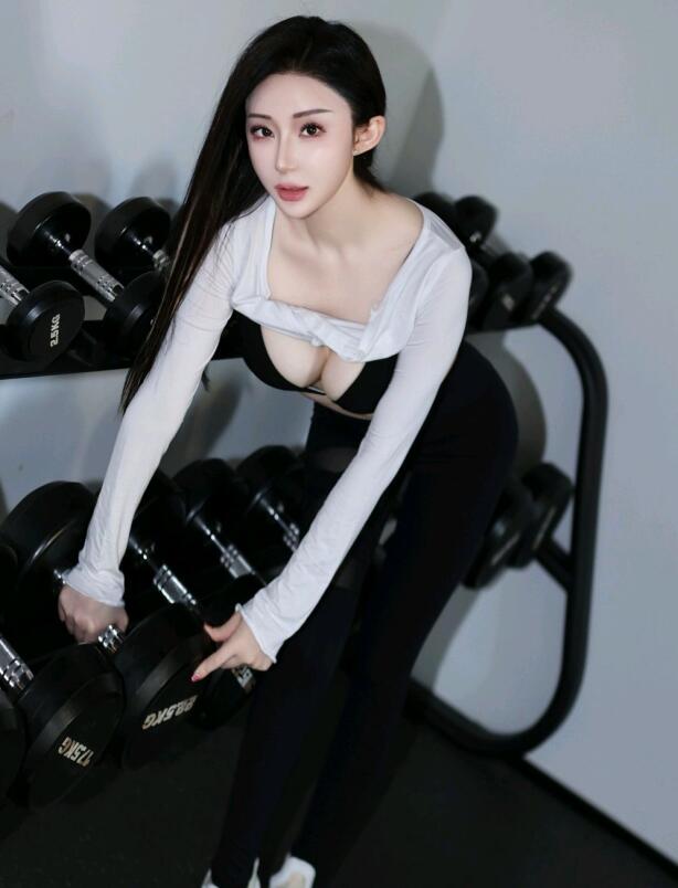 [XiuRen秀人网] 2023.11.23 No.7705 田兮白 运动美腿