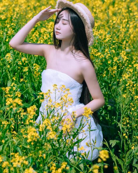 [YWW.ME] 2023.06.01 少女油菜花写真 异域荷包蛋