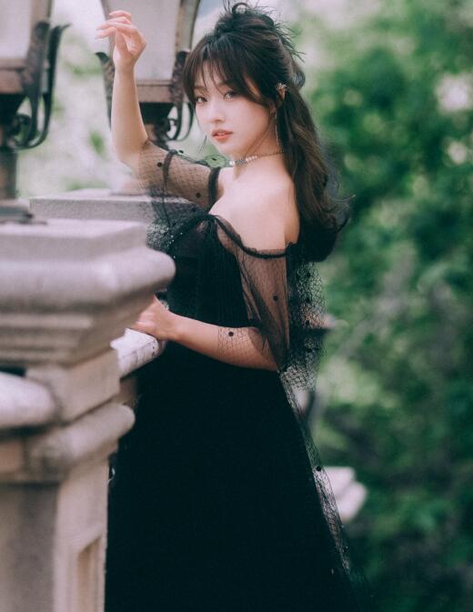 [YWW.ME] 2023.06.04 黑色婚纱 肖肖