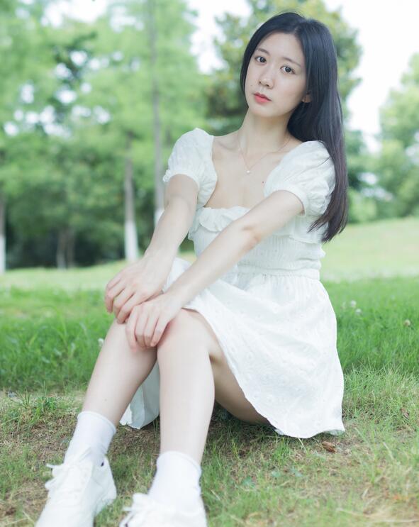 [YWW.ME] 2023.07.09 绿色呼吸 饲猫少女-