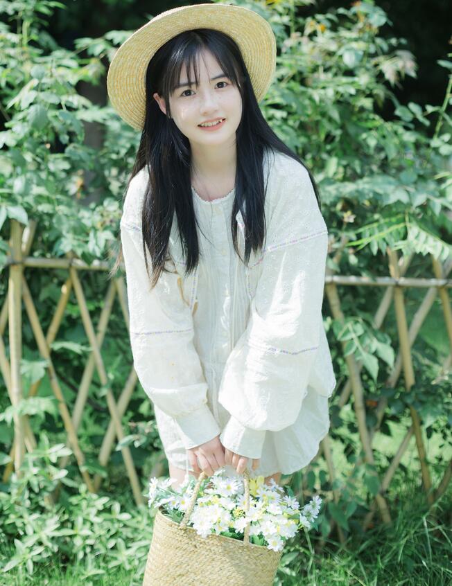 [YWW.ME] 2023.07.10 闲逛的意义 小怡妹妹cute