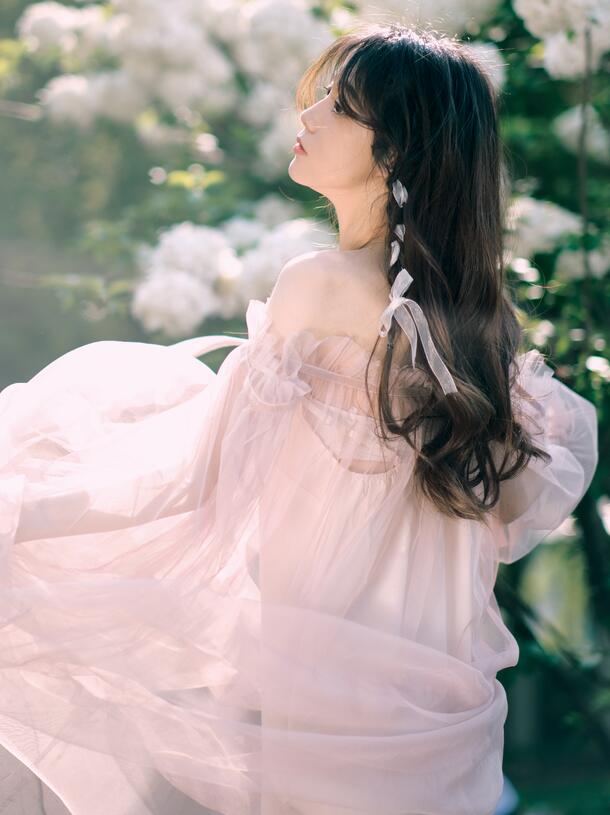 [YWW.ME] 2023.07.15 绣球花的浪漫 小千hi