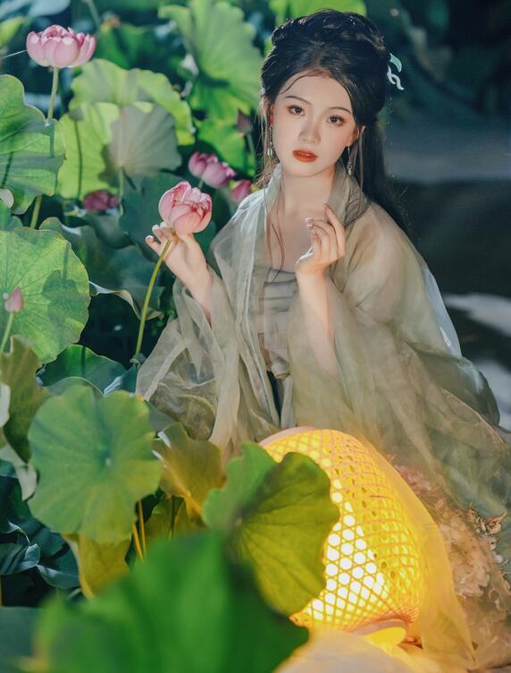 [YWW.ME] 2023.07.18 仲夏荷塘夜 悦璃