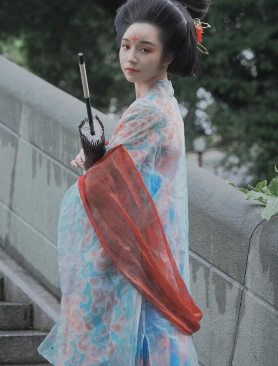 [YWW.ME] 2023.08.01 雨后游园 琳琅