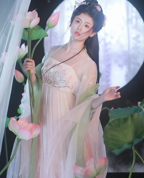 [YWW.ME] 2023.08.02 碧玉秋波莹 呆不住的一米