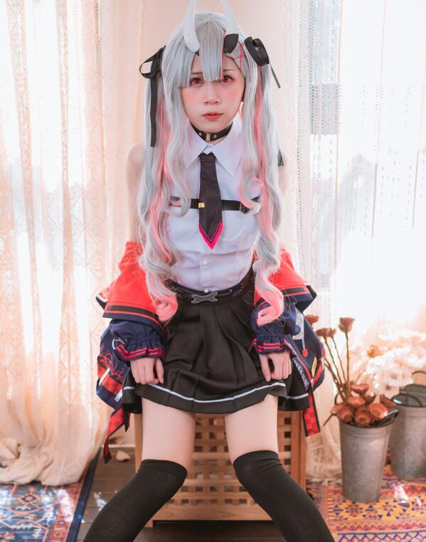 [台湾Limerence] 露露 二次元美少女，超白皙美腿x百鬼居家服