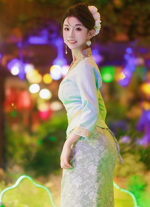 [YWW.ME] 2023.08.14 傣族女孩 裴同学