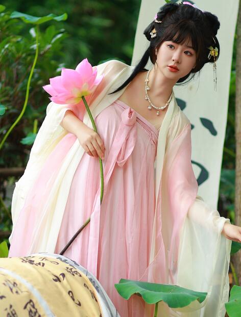 [YWW.ME] 2023.08.24 醉花阴 不可爱的禾禾喵