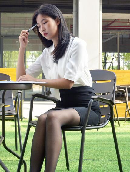[初夏女神] 088 点点~【黑白正装】黑白正装解锁黑丝的穿搭风