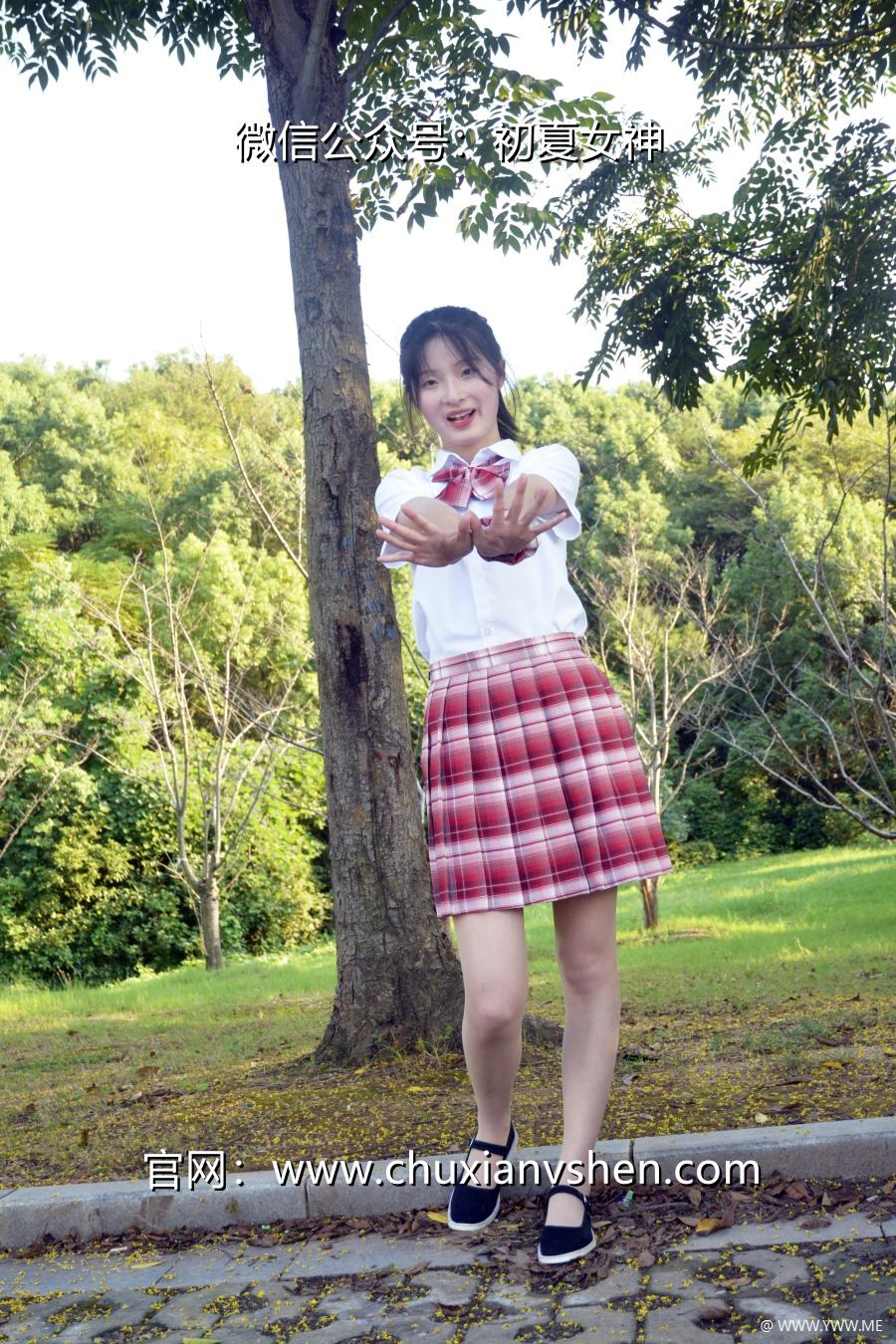[初夏女神] 091 安妮~【草莓色JK】这款JK套装搭配匡威帆布鞋也挺好看-HDMISS
