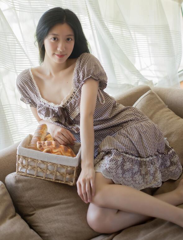[YWW.ME] 2023.08.31 要吃布丁吗 饲猫少女-