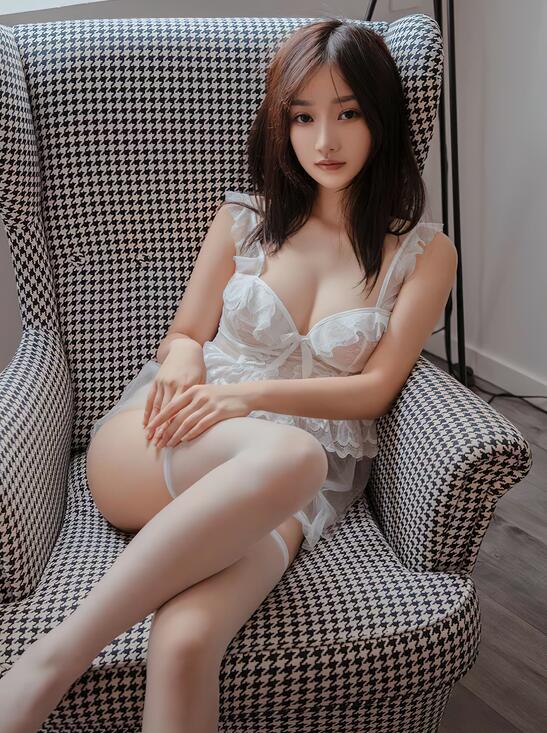 [Ugirls尤果网] 爱尤物专辑 2023.12.05 No.2751 kiki 念念不忘