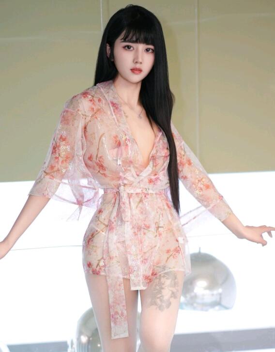[XiuRen秀人网] 2024.03.07 No.8190 赵可欣baby 新人美腿