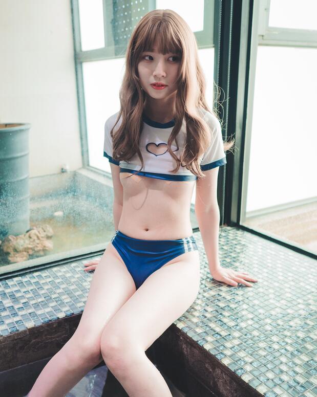 [台湾Limerence] 新人 超白美脚-松薯 镂空南半球体育服