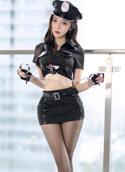 [XiuRen秀人网] 2024.03.25 No.8286 王馨瑶yanni 黑丝美腿