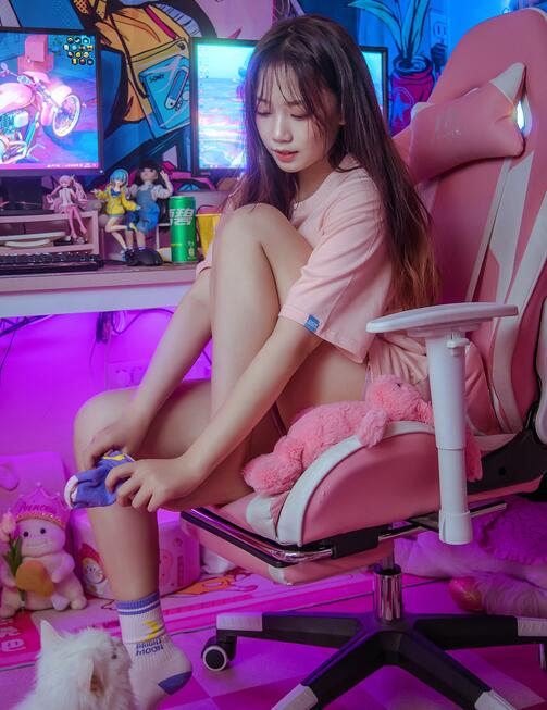 [YWW.ME] 2023.12.01 电竞少女 一颗栗子