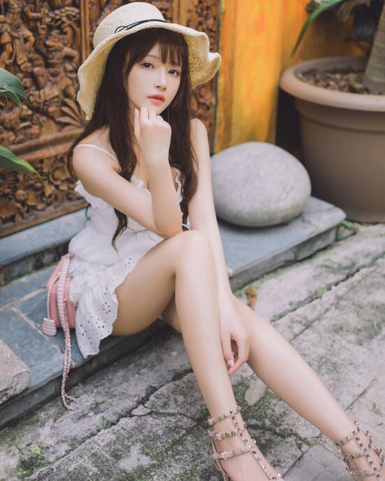 [YWW.ME] 2023.12.06 小巷闲逛 希希呐