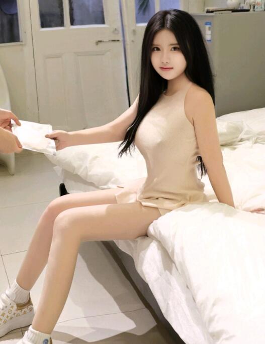 [XiuRen秀人网] 2024.04.30 No.8483 小薯条nienie 丝袜美臀