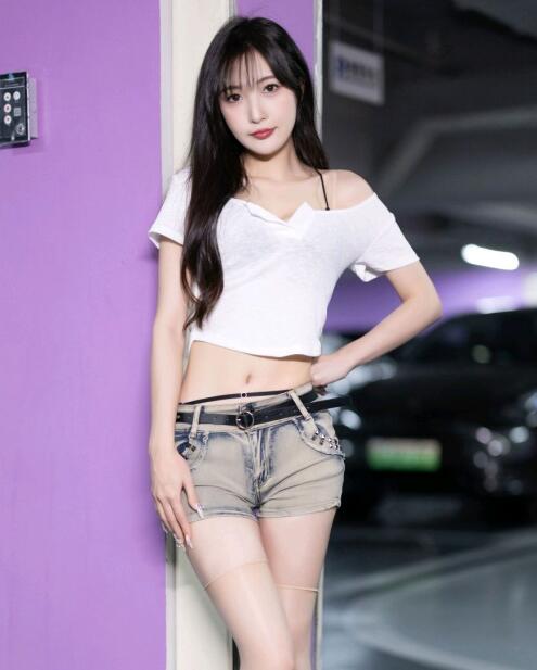 [XiuRen秀人网] 2024.05.08 No.8504 林星阑 停车场美腿