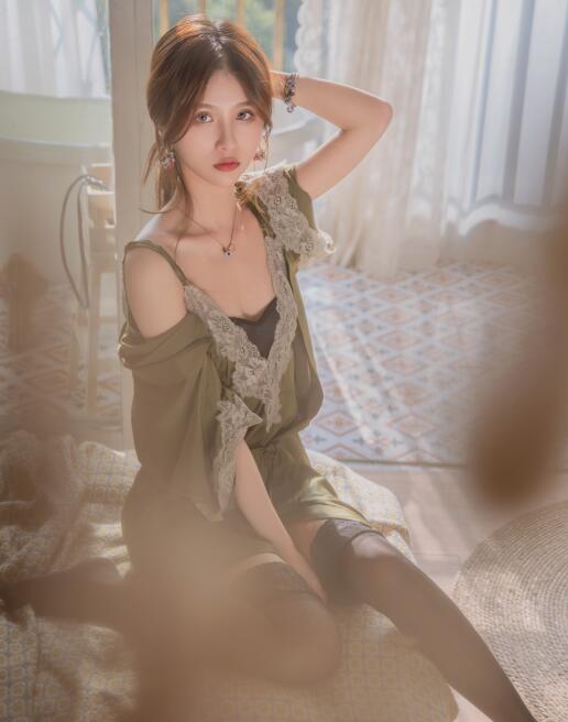[YWW.ME] 2024.01.19 慵懒风绿裙 Gaia