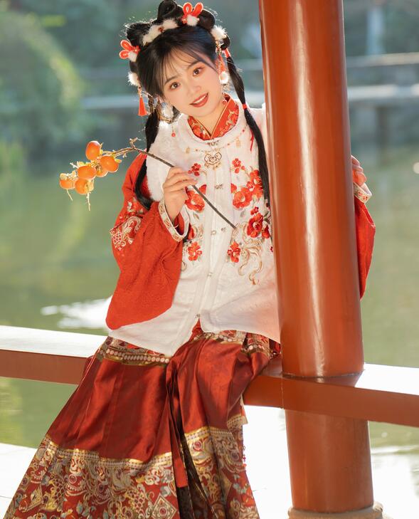 [YWW.ME] 2024.01.28 穿汉服过新年 小欧O