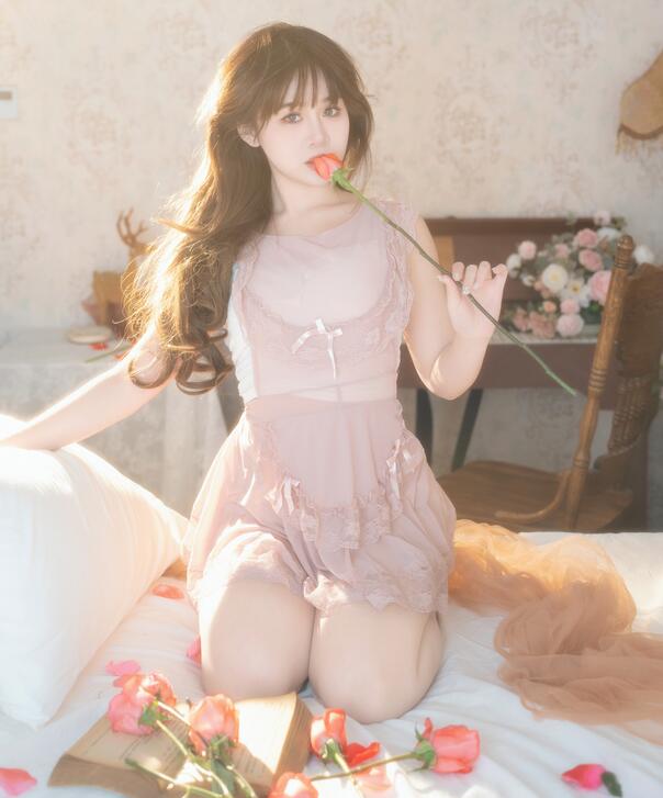 [YWW.ME] 2024.02.04 光影之间 泡芙小方