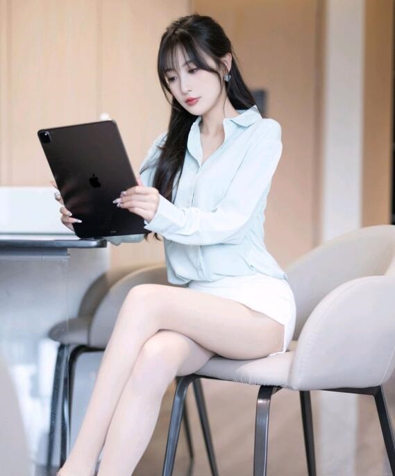[XiuRen秀人网] 2024.05.23 No.8589 林星阑 丝袜美腿