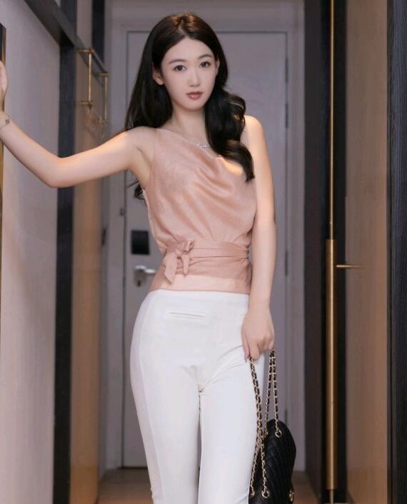 [XiuRen秀人网] 2024.06.17 No.8714 唐安琪 美腿丝袜