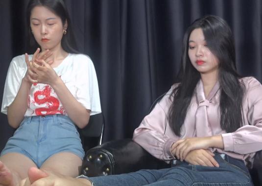 [A&F] Asian Vietnamese sexy model shushu and ers dangling and barefoot 4K