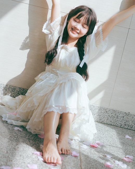 [YWW.ME] 2024.05.11 灿烂的她 当然然然