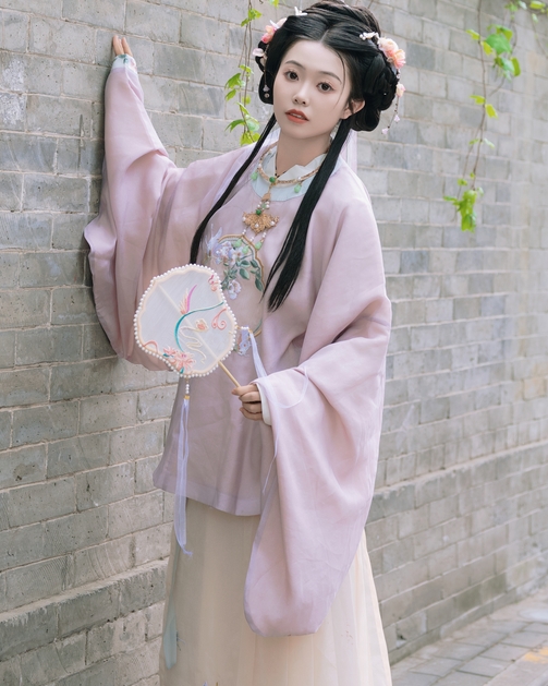 [YWW.ME] 2024.05.20 春日宴，绿酒一杯歌一遍 生锈银