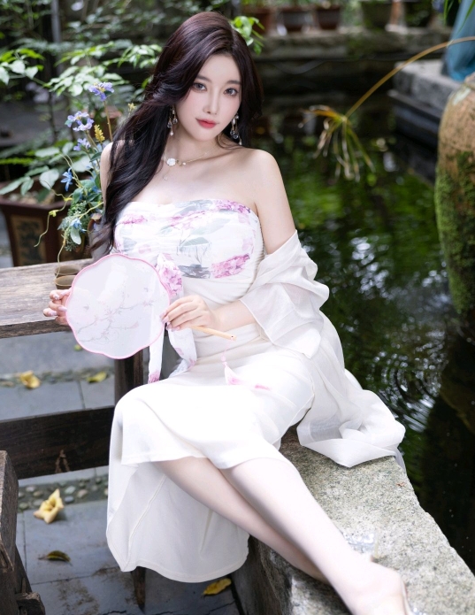 [XiuRen秀人网] 2024.07.26 No.8926 杨晨晨Yome 丝袜美腿
