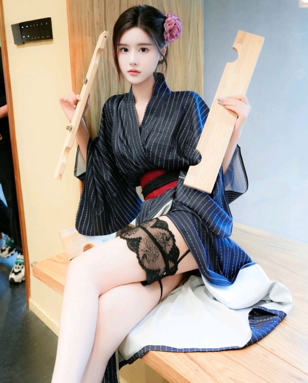 [XiuRen秀人网] 2024.07.26 No.8928 Erikaki 美腿性感