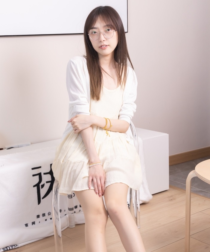 [BoBoSocks袜啵啵] NO.391 稚予-两双高跟鞋、肉丝（脚尖微加固款）、油亮白丝（脚尖透明款）、裸足（花絮版）