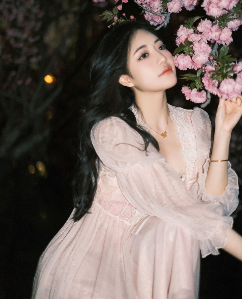 [YWW.ME] 2024.05.23 夜樱 乐怡李Bunny-