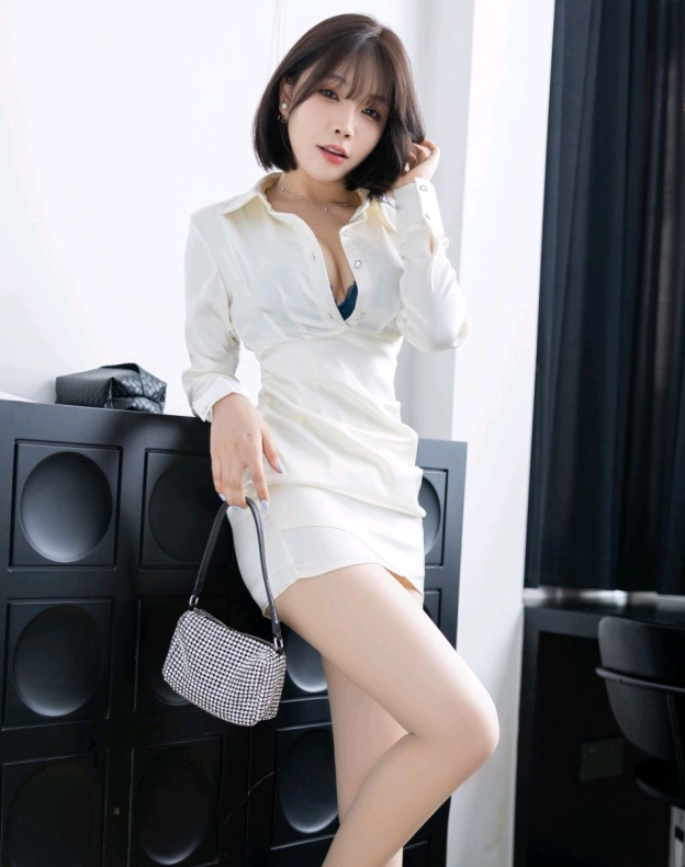 [XiuRen秀人网] 2024.08.02 No.8963 徐莉芝Booty 丝袜美腿