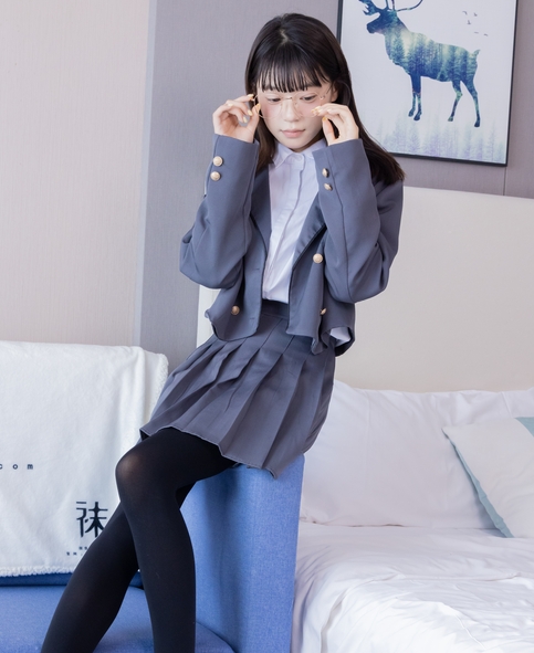 [BoBoSocks袜啵啵] NO.402 糯米-皮鞋、厚黑丝、学院jk （花絮版）