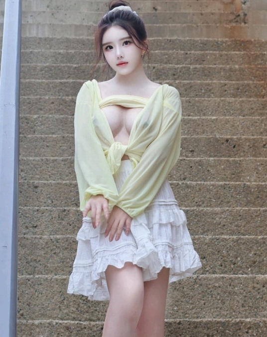 [XiuRen秀人网] 2024.08.16 No.9024 小薯条nienie 美乳性感