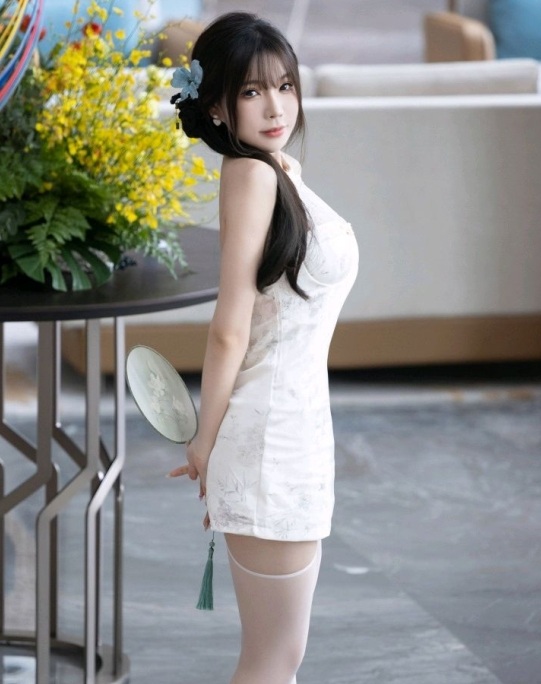 [XiuRen秀人网] 2024.09.02 No.9101 徐莉芝Booty 美腿丝袜