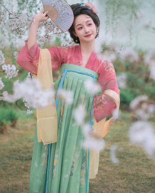 [YWW.ME] 2024.06.28 樱花漫 凌子兮