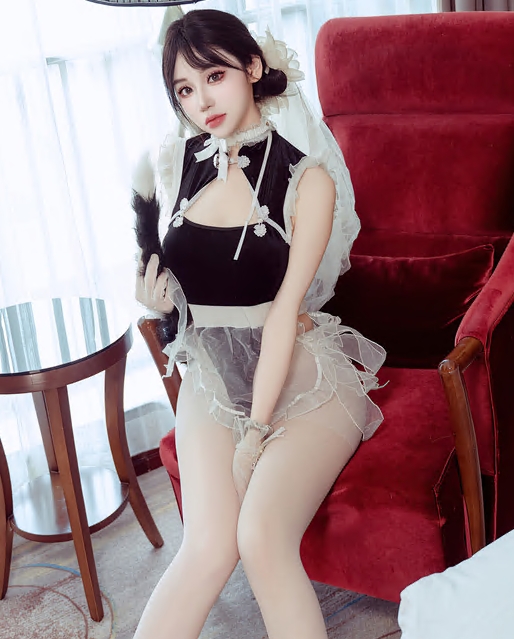 [XiuRen秀人网] 2024.09.24 No.9197 汐汐爱吃草莓 丝袜美臀