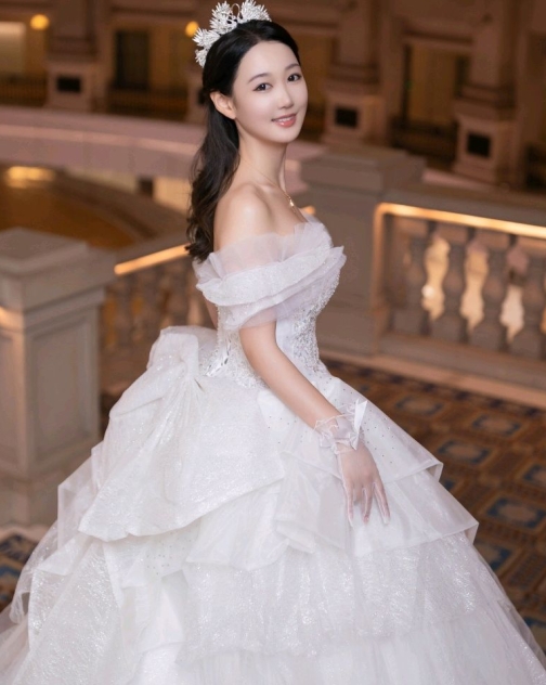 [XiuRen秀人网] 2024.10.14 No.9283 唐安琪 丝袜美腿