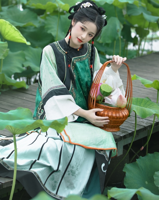[YWW.ME] 2024.07.25 菡萏香 恬恬圈圈