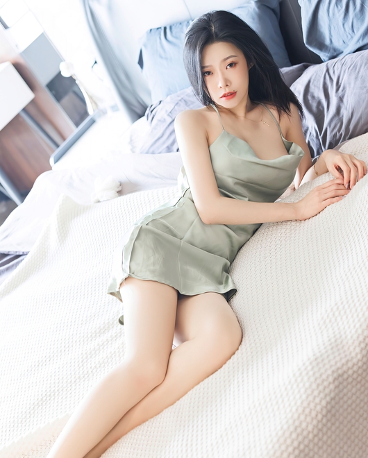 [XiuRen秀人网] 2024.10.11 No.9264 luvian本能 丝袜美腿