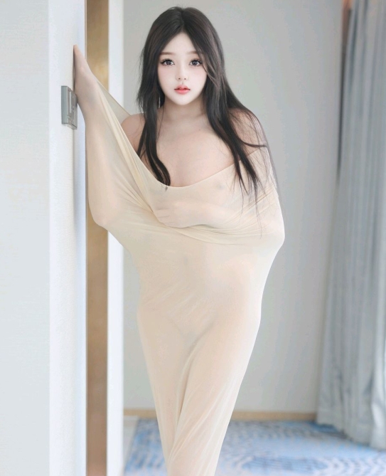 [XiuRen秀人网] 2024.10.24 No.9337 柚柚小奶瓶 丝袜美腿